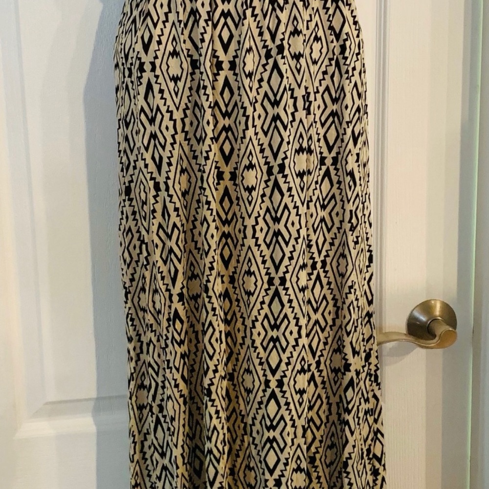 Pattern Strapless Dress - Picture 3 of 5